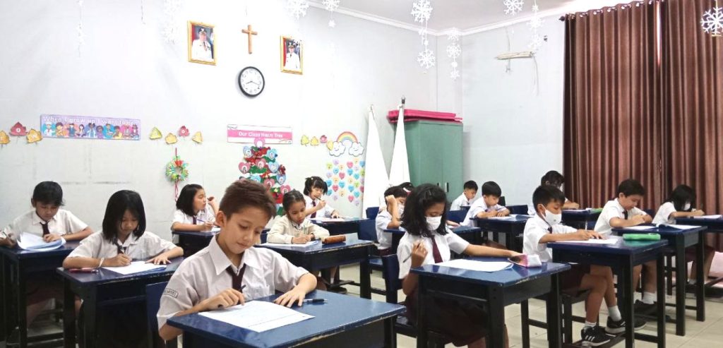 Tips Persiapan Ujian Ala Guru SMP Sekolah SoliDEO - SoliDEO Christian School - Berlatih soal secara rutin