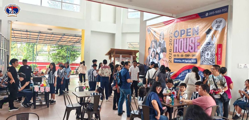 Young Entrepreneur SoliDEO - Market Day at Open House SoliDEO School, BSD, Christian School Tangerang Selatan.