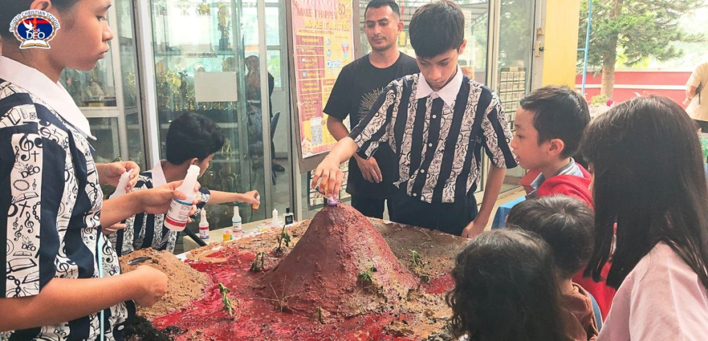 Volcano Science Experiment by SoliDEO Junior High Students