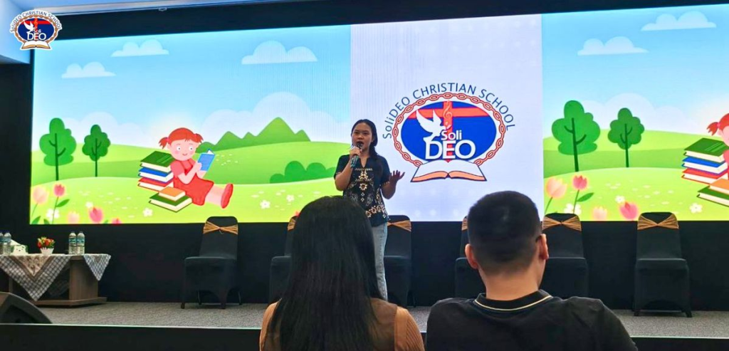 Story Telling by SoliDEO Senior High School Student